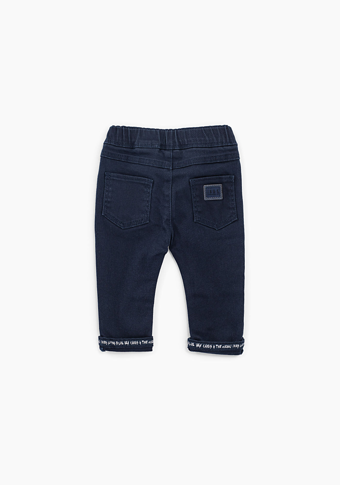 detail dětské chlapecké džíny s pružným pasem IKKS