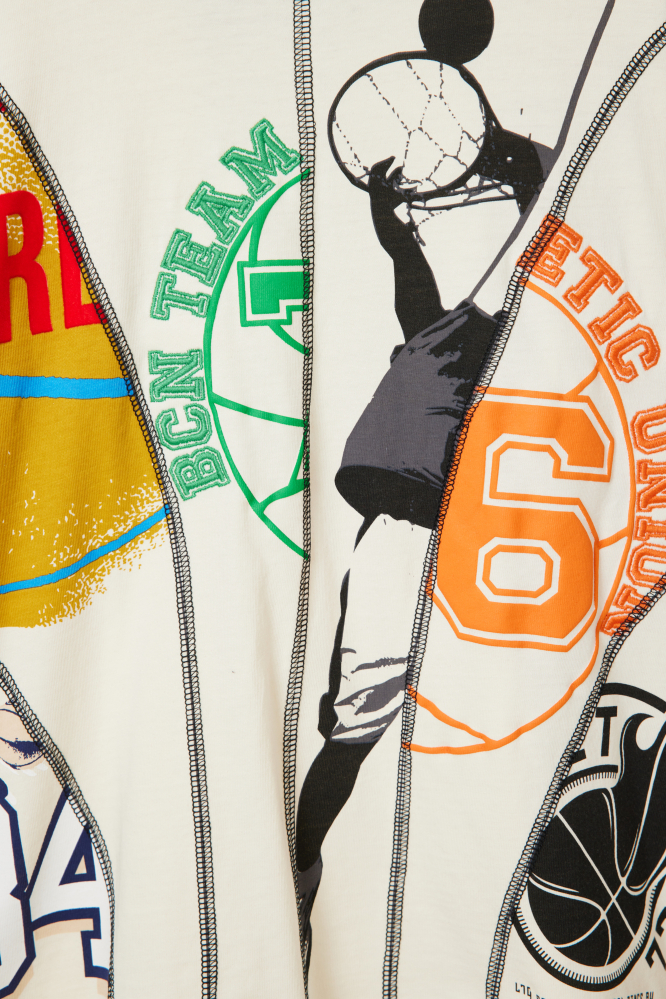 detail Chlapecké tričko s dlouhým rukávem ve sportovním stylu s výšivkou DESIGUAL