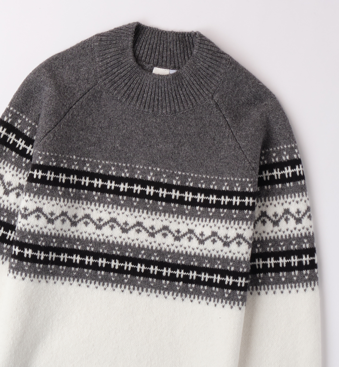 detail Chlapecký svetr IDO