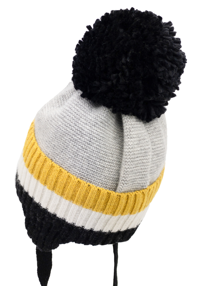 detail Chlapecká čepice s bambulí JAMIKS