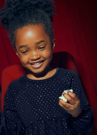 Dívčí tmavě modré šaty s třpytkami a kabelkou MAYORAL