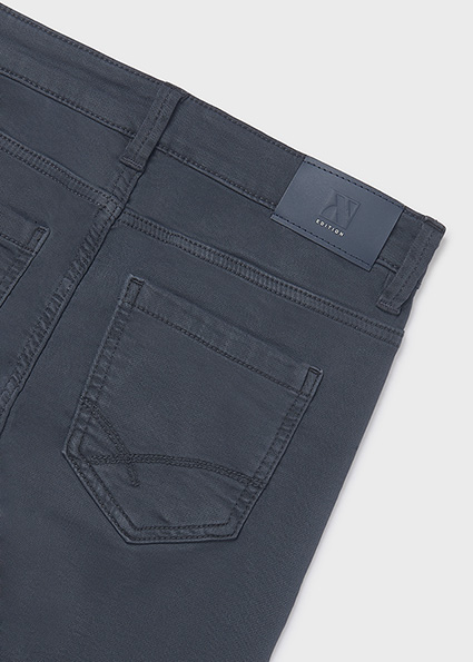 detail Chlapecké úzké kalhoty – tmavě modré MAYORAL