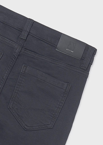 detail Chlapecké úzké kalhoty – černé MAYORAL