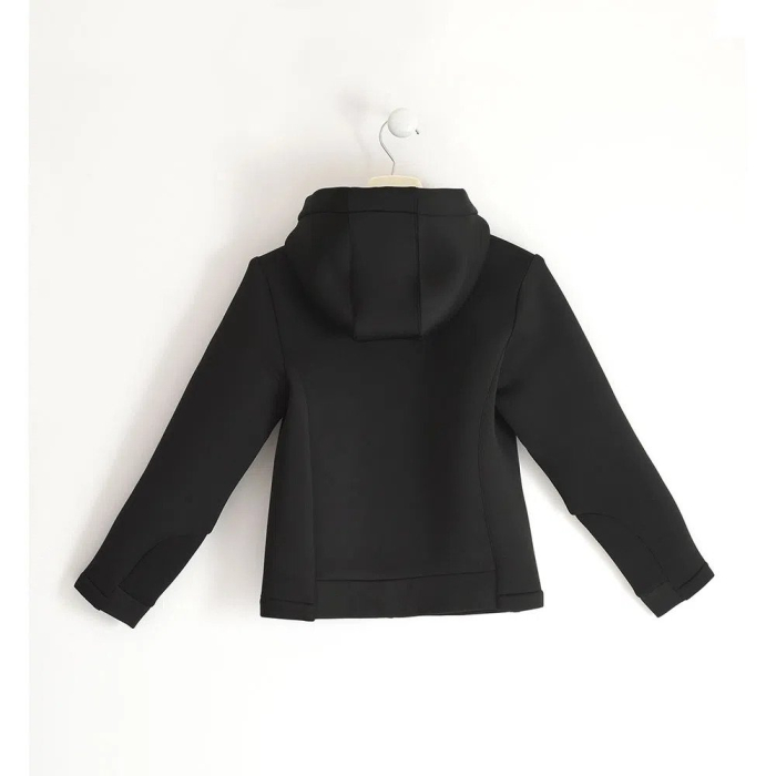 detail chlapecká bunda s kapucí a barevnými fluorescenčními detaily IDO