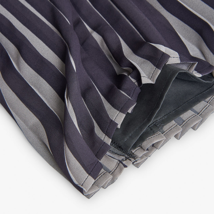 detail Dívčí plisovaná sukně s třpytem – tmavě šedá BOBOLI