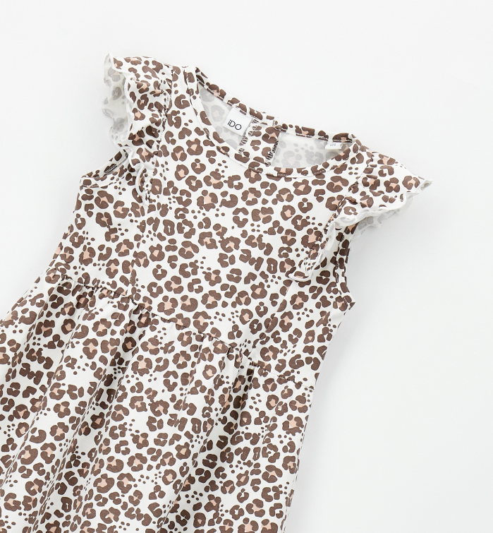 detail Dívčí šaty s leopardím potiskem a volánkovými rukávy IDO