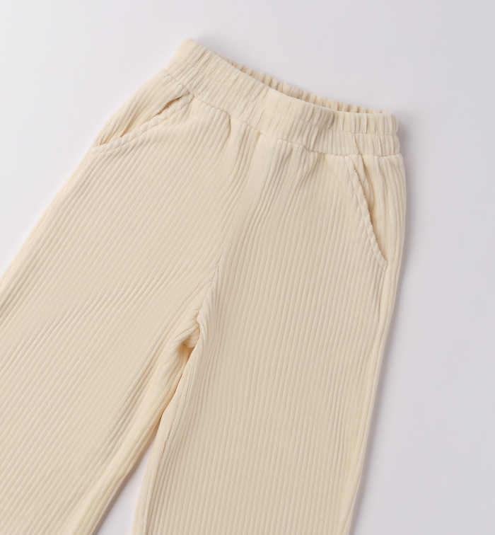 detail Dívčí široké kalhoty z manšestru SARABANDA