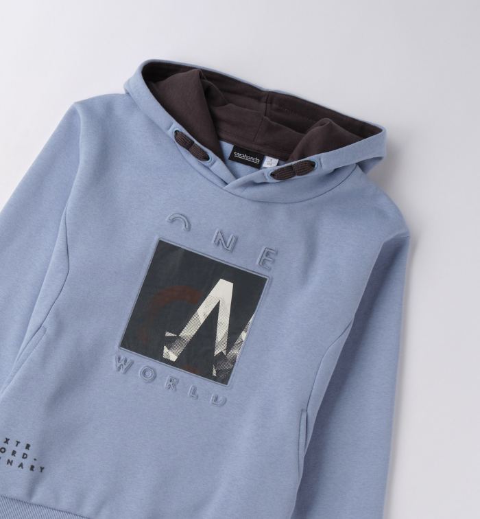 detail Chlapecká modrá mikina s potiskem One World SARABANDA