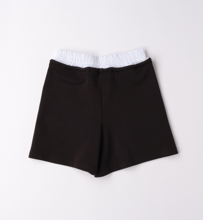 detail Dívčí černé šortky s dvojitým pasem SARABANDA