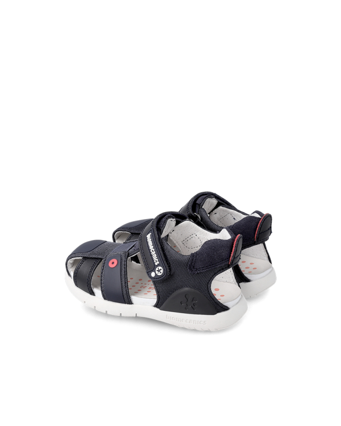 detail Dětské chlapecké kožené sandály BIOMECANICS