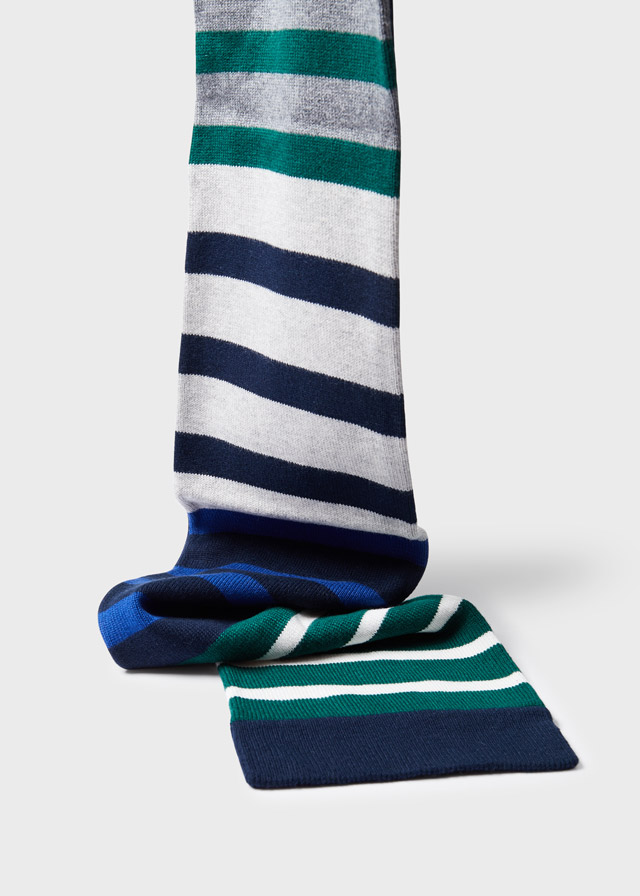 detail Chlapecká čepice a šála MAYORAL