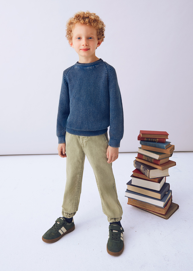 detail Chlapecký pletený svetr – tmavě modrý GO OUTSIDE MAYORAL