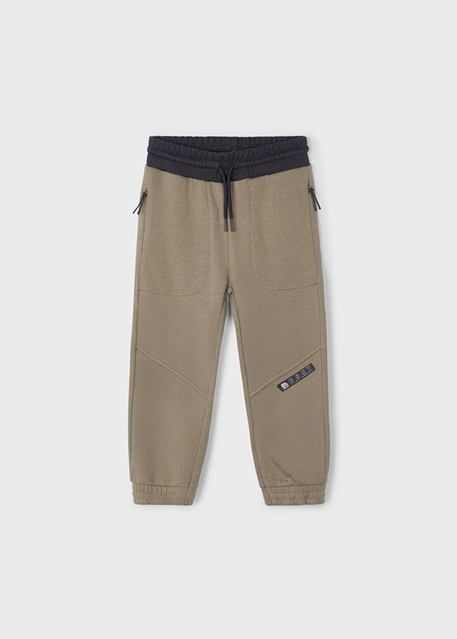 detail Chlapecké béžové kalhoty s elastickým pasem – slim střih MAYORAL