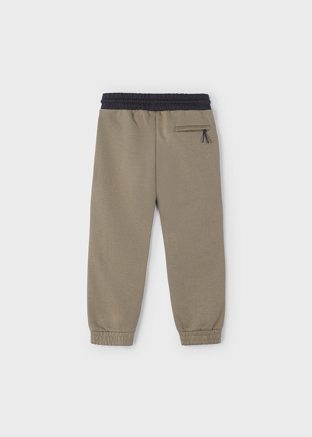 detail Chlapecké béžové kalhoty s elastickým pasem – slim střih MAYORAL