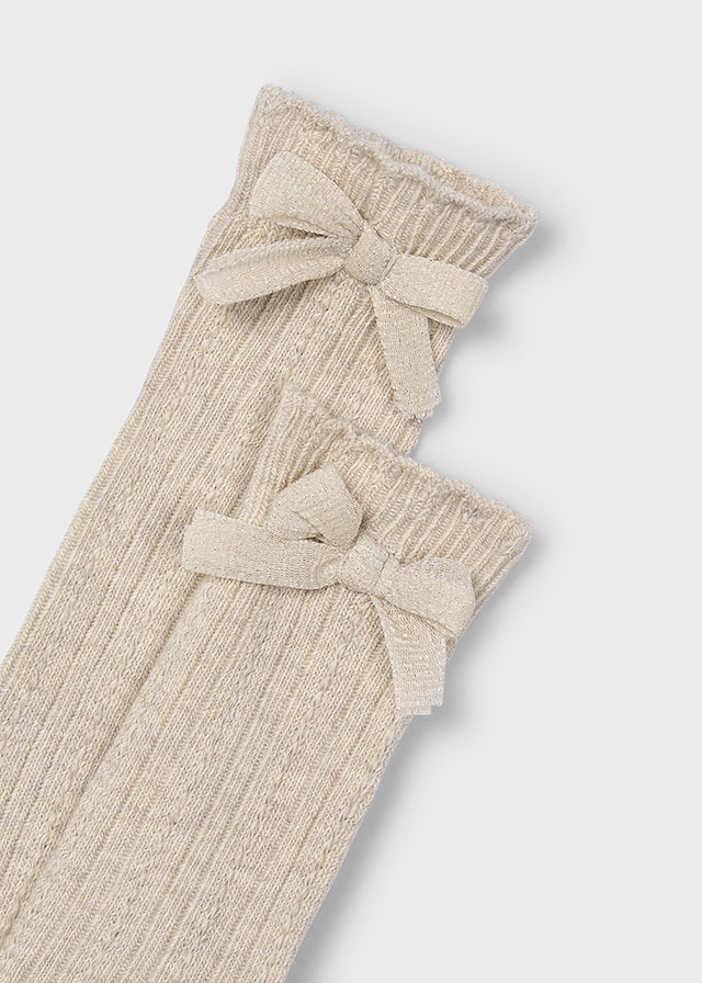 detail Dívčí pletené podkolenky s mašlí – béžové MAYORAL