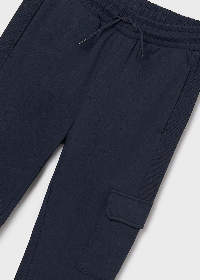 detail Chlapecké tmavě modré cargo tepláky s kapsami MAYORAL