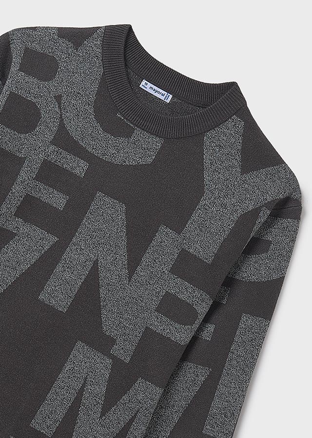 detail Dívčí černo-šedé pletené šaty s motivem velkých písmen MAYORAL