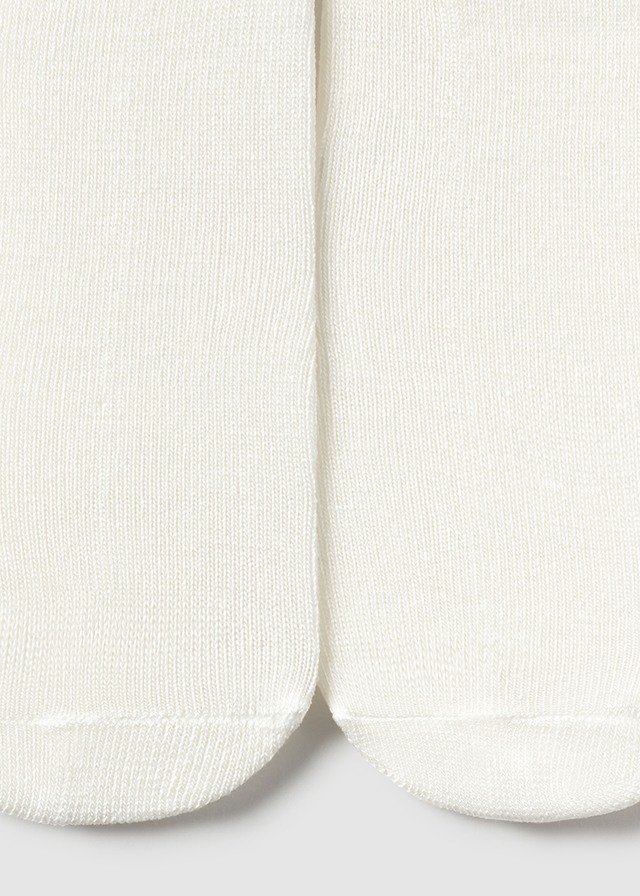 detail Dívčí bílé punčocháče s květinovou aplikací MAYORAL