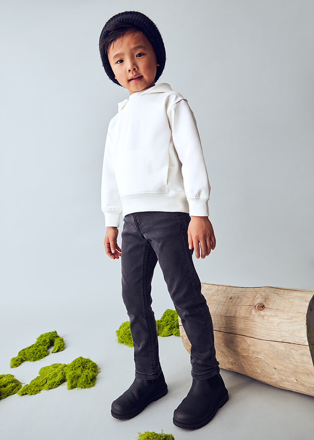 detail Chlapecké rifle – rovný střih a pružný pas MAYORAL