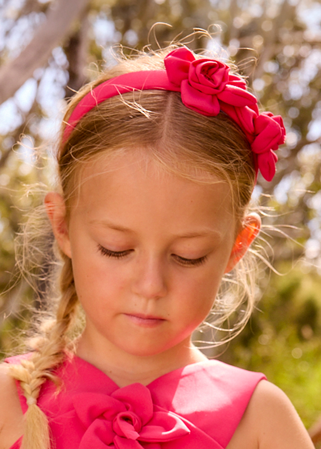 detail Dívčí čelenka s květinami MAYORAL