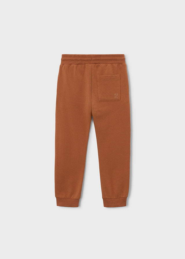 detail Chlapecké hnědé jogger kalhoty s pružným pasem pro každý den MAYORAL