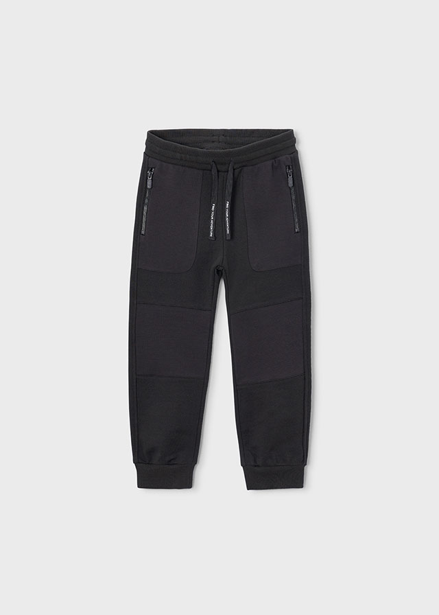 detail Chlapecké černé cargo jogger kalhoty s kapsami pro každý den MAYORAL