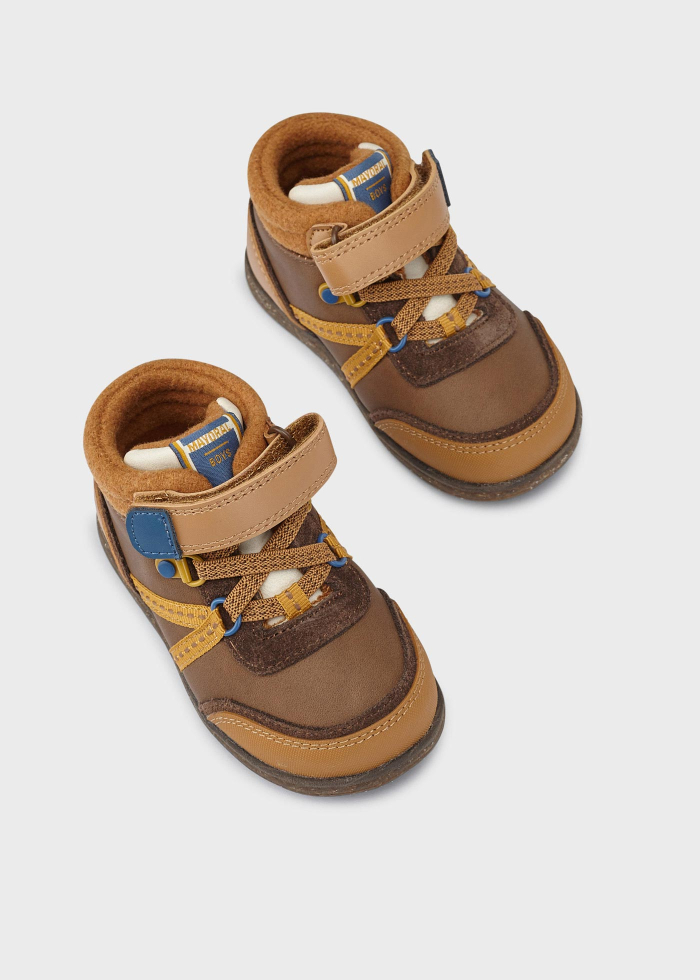 detail Dětské kotníkové boty MAYORAL