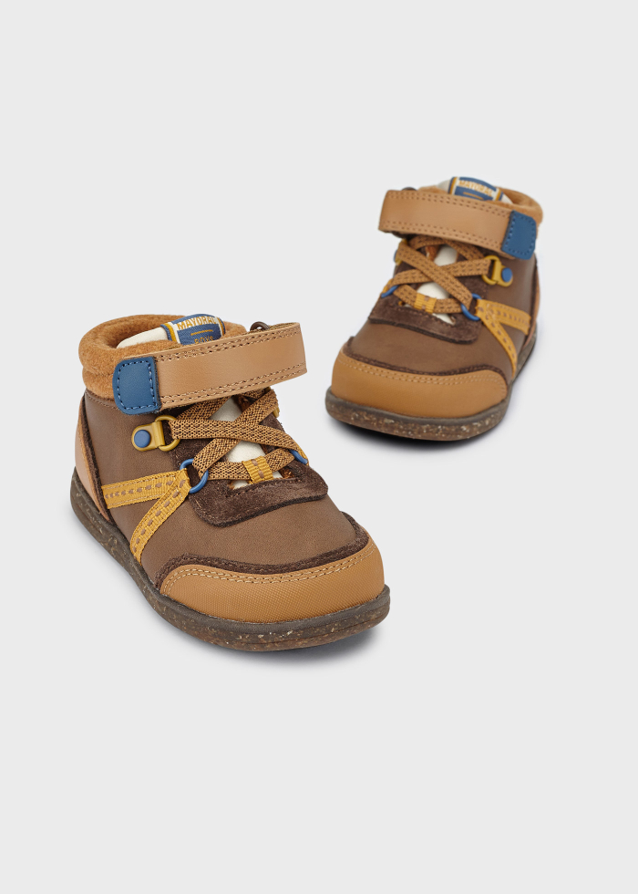 detail Dětské kotníkové boty MAYORAL