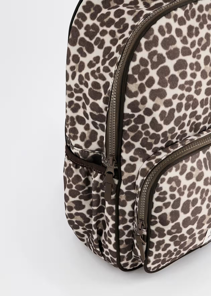 detail Dívčí leopardí batoh se sladěným pouzdrem na zip MAYORAL