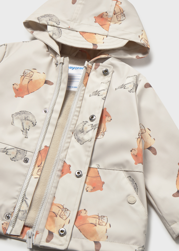 detail Unisex nepromokavá bunda s kapucí a lesními zvířátky MAYORAL
