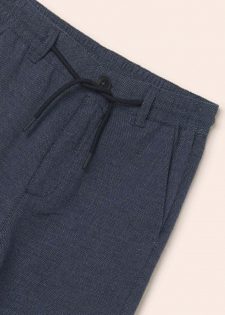 detail Chlapecké kalhoty ve stylu chino MAYORAL