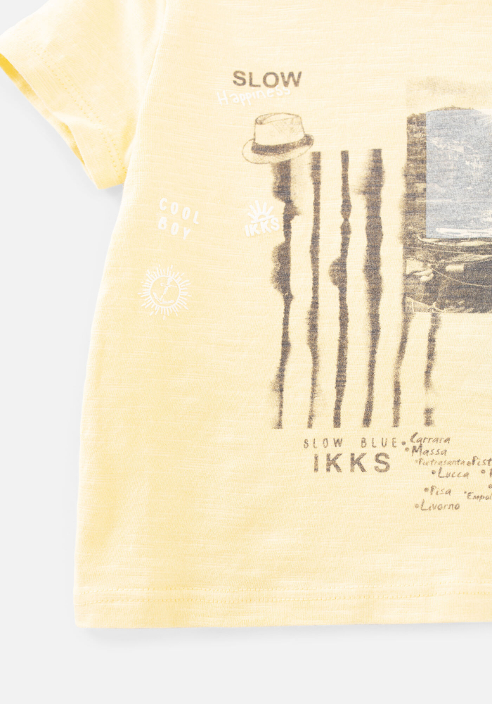 detail Dětské chlapecké žluté tričko s lodičkami z biobavlny IKKS